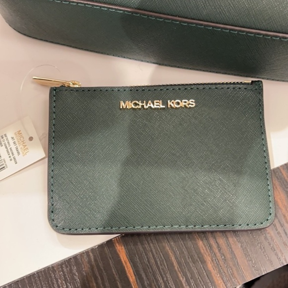 Michael Kors Jet Set Travel Small Leather Top Zip Coin Pouch With ID
